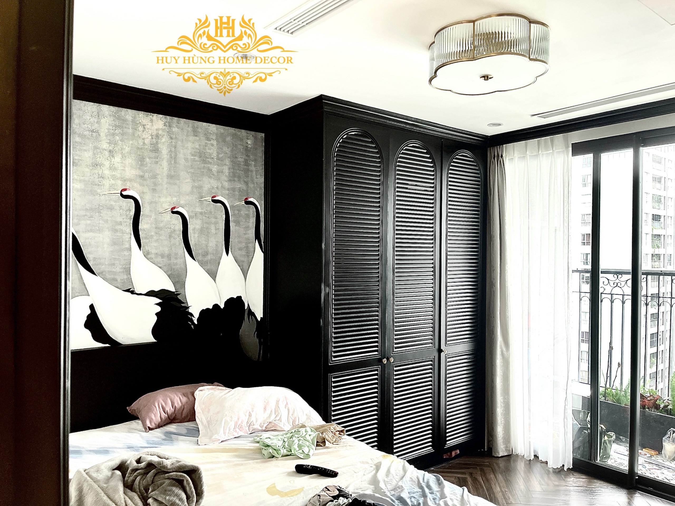 Thi công phào chỉ đen Indochine khách sạn tại Hạ Long