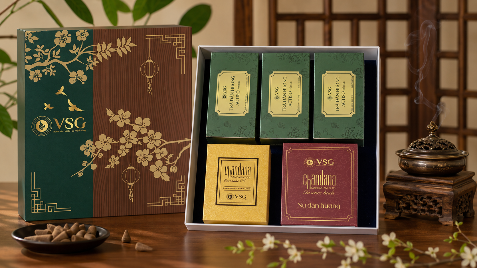 Bộ quà Tết Tam Bảo Thịnh Phúc của VSG - Tinh Hoa Đàn Hương Việt