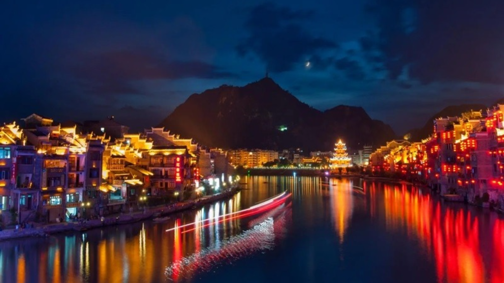TOUR NAM NINH - LỆ BA - ĐAN TRẠI VẠN ĐẠT TRẤN VIỄN - THIÊN HỘ MIÊU TRẠI 4 NGÀY 3 ĐÊM