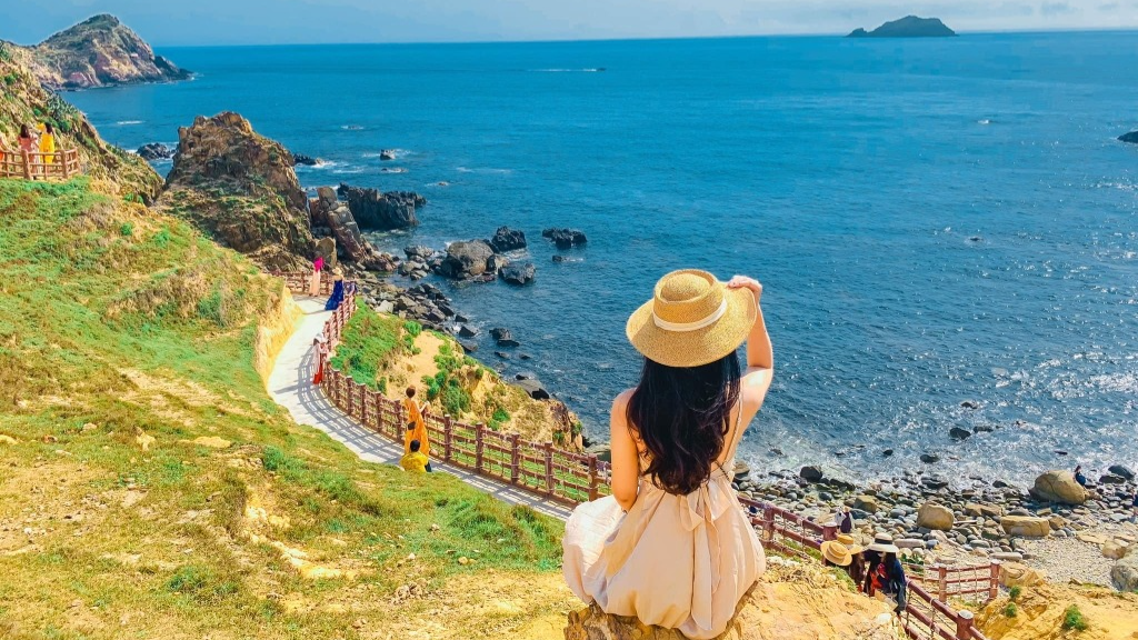 TOUR DU LỊCH QUY NHƠN - ĐẢO ĐIỆP SƠN - PHÚ YÊN 5 NGÀY 4 ĐÊM _VIETNAMAIRLINE