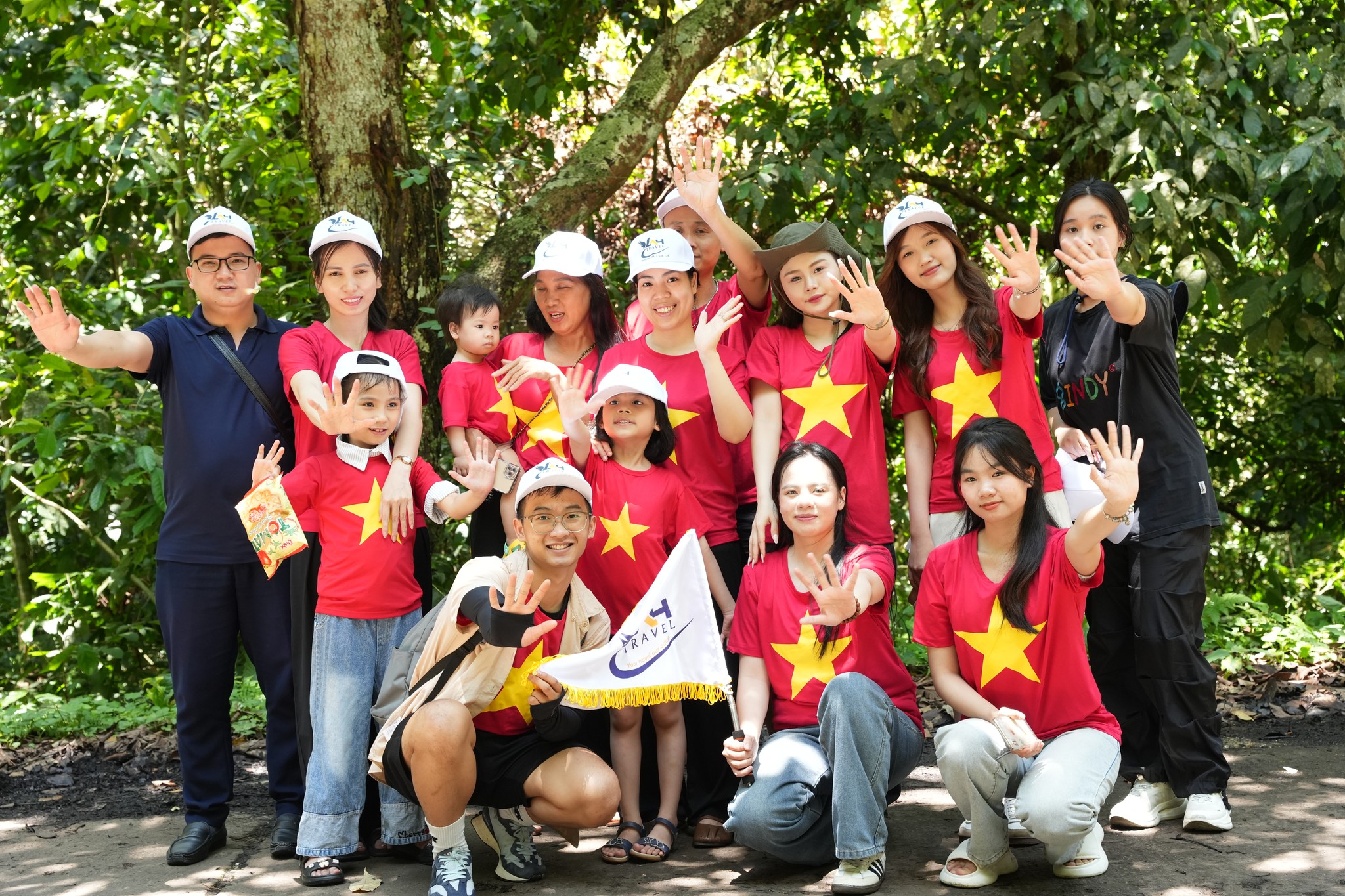 Đại gia đình LAH Travel