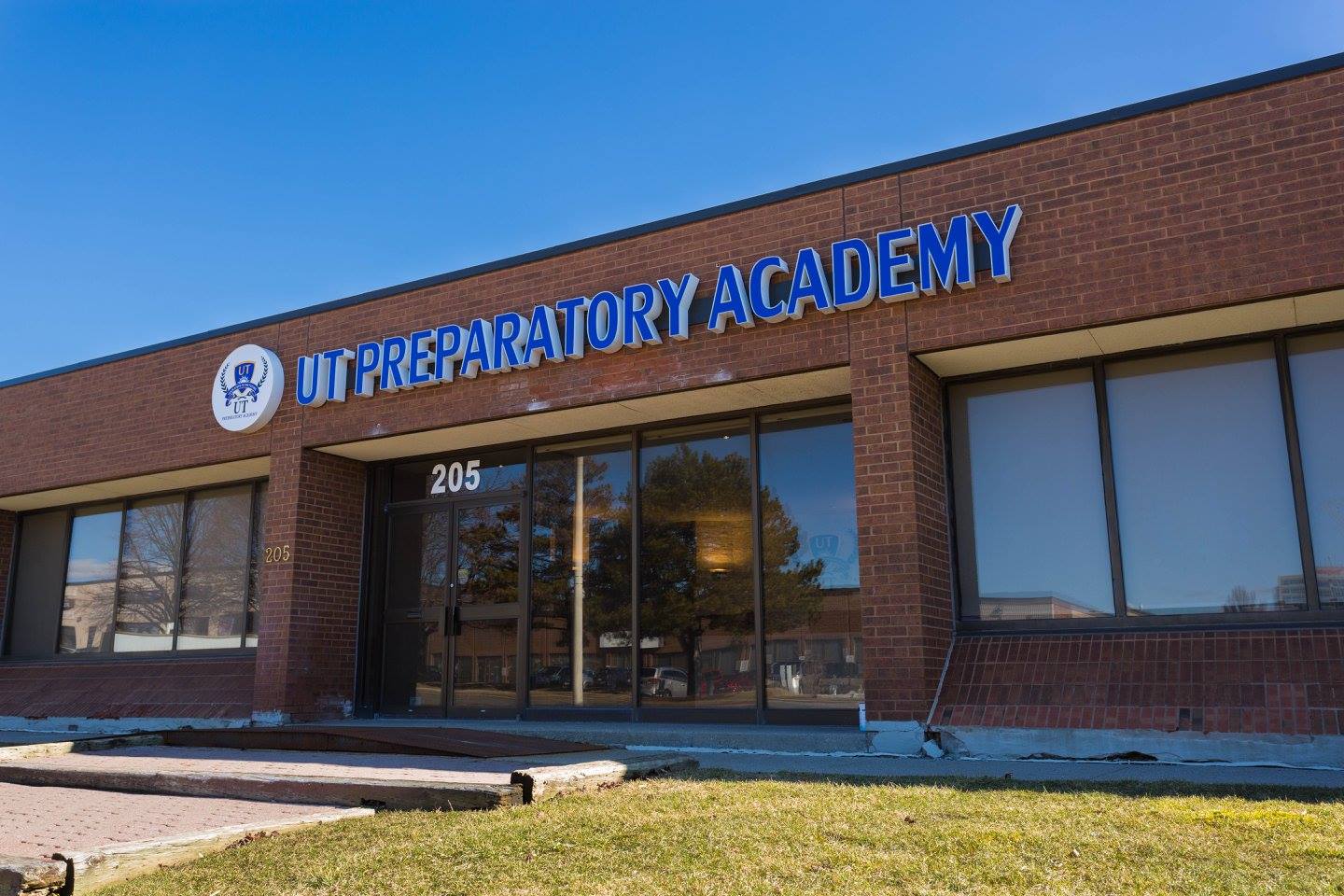 Trường UT Preparatory Academy (UTPA) | Du học THPT Canada 2026