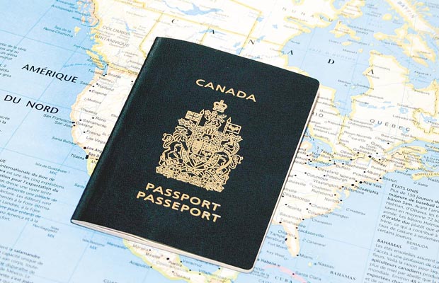 So sánh giấy phép lao động (work permit) và visa thường trú nhân (PR) tại Canada