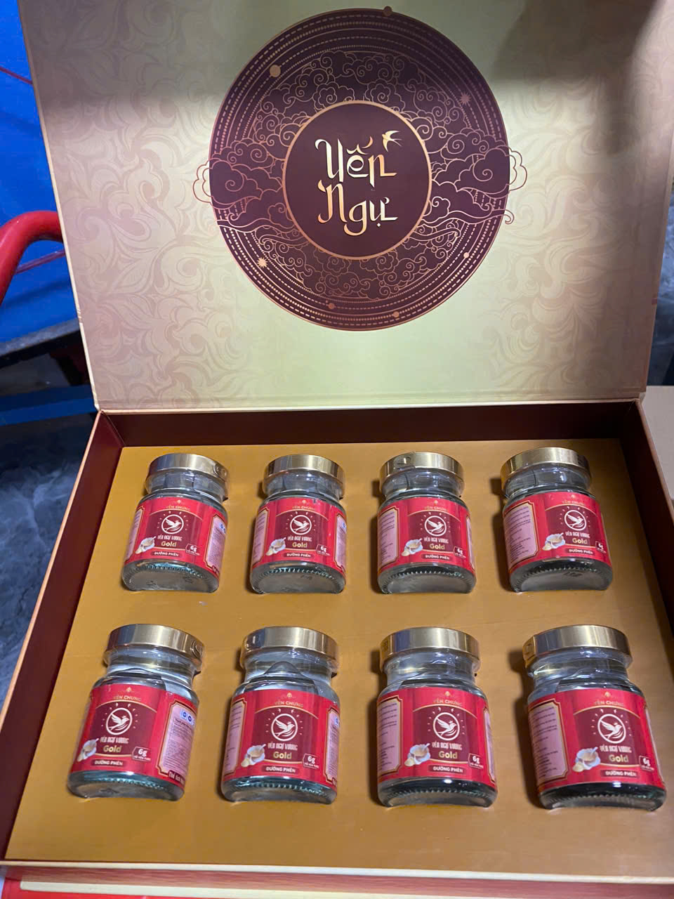 Hộp quà 8 Hũ Yến Chưng Đường Phèn Gold 6gram