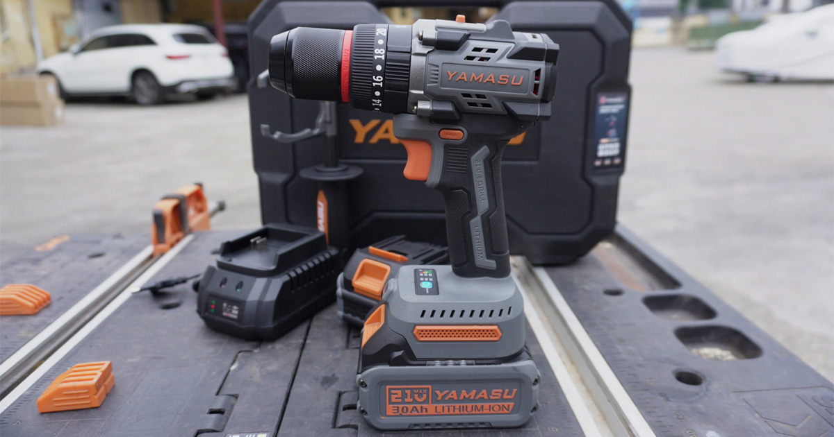 Đối tượng dùng máy khoan phù hợp.