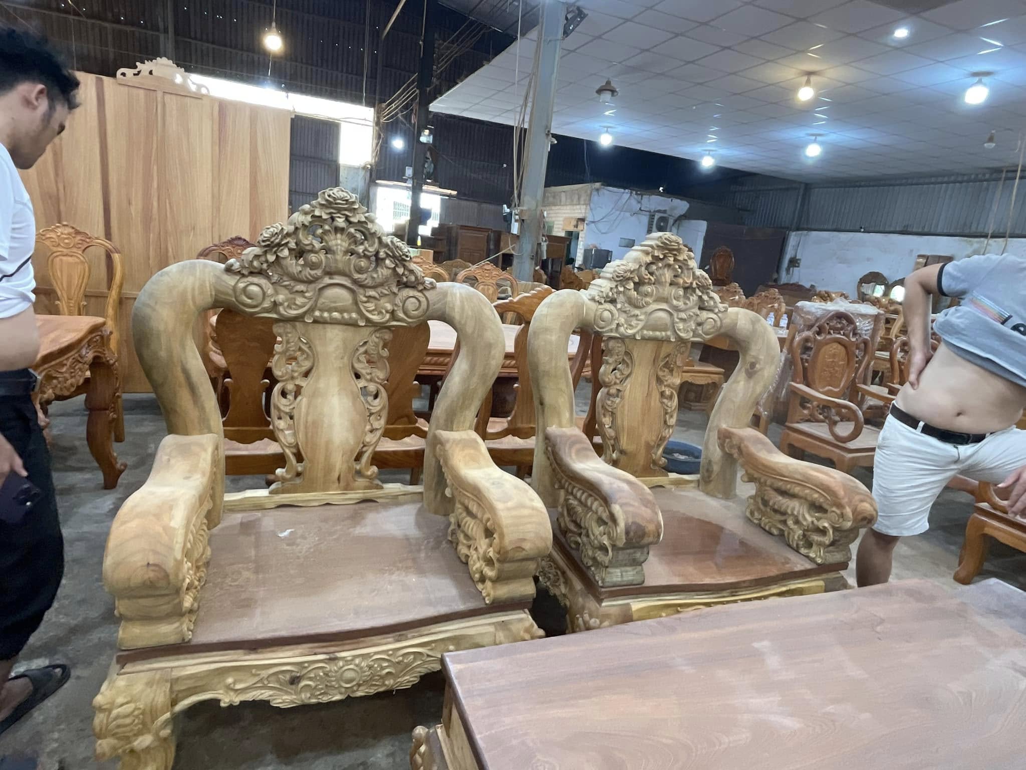 ghế hoàng gia triện