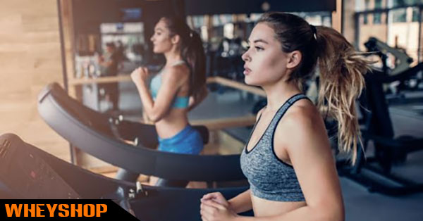 Chạy bộ bằng máy có bị to chân không?