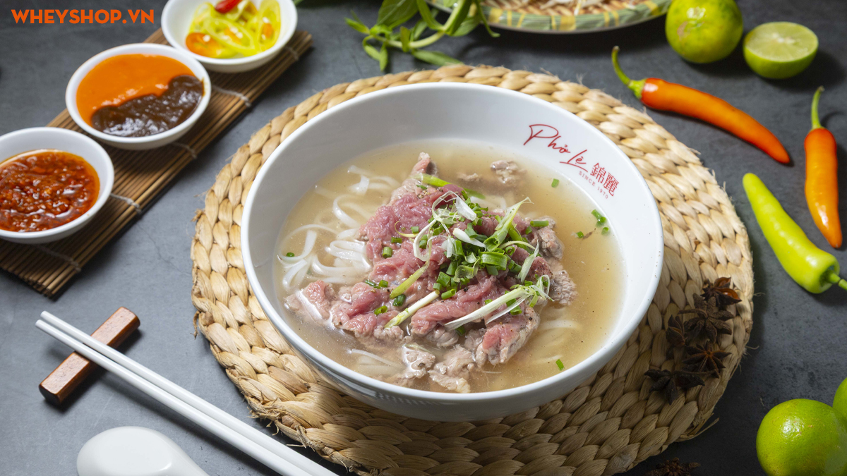 1 bát phở bao nhiêu calo? Bảng calo chi tiết & Mẹo ăn thông minh
