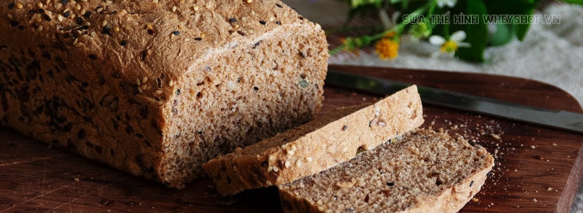 Tìm hiểu 1 ổ bánh mì bao nhiêu calo, 1 ổ bánh mì trứng bao nhiêu calo, 1 ổ bánh mì trắng bao nhiêu calo để cân đối dinh dưỡng hiệu quả trong chế độ tăng, giảm cân