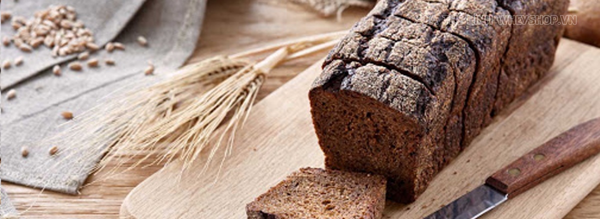 Tìm hiểu 1 ổ bánh mì bao nhiêu calo, 1 ổ bánh mì trứng bao nhiêu calo, 1 ổ bánh mì trắng bao nhiêu calo để cân đối dinh dưỡng hiệu quả trong chế độ tăng, giảm cân