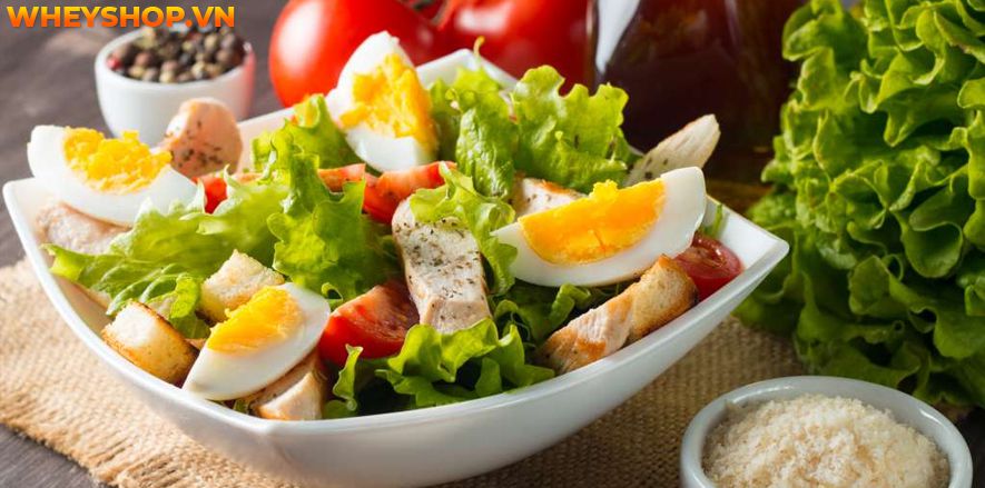 Nếu bạn đang băn khoăn tìm cách giảm cân thì hãy cùng WheyShop tham khảo 10+ cách làm Salad giảm cân đơn giản mà hiệu quả bất ngờ tại...
