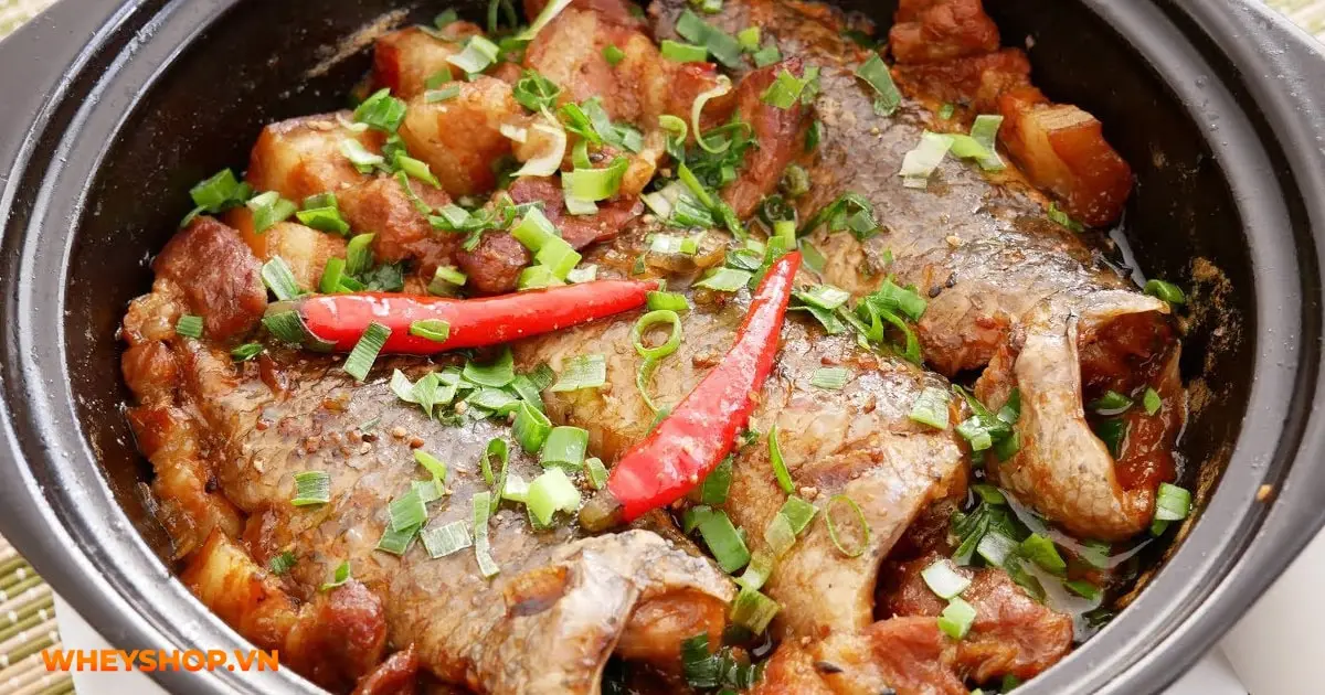 100g-ca-kho-bao-nhieu-calo-an-ca-kho-co-map-khong-02-min