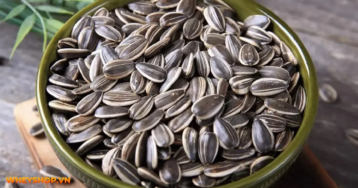 100g-hat-huong-duong-bao-nhieu-calo-an-tot-khong-03-min