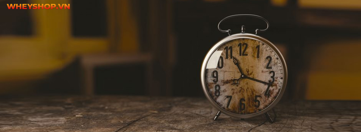 Có nên tự tập yoga tại nhà ? rất nhiều các bạn có kế hoạch tập luyện Yoga băn khoăn về vấn đề này. Cùng tìm câu trả lời qua bài viết dưới đây của Wheyshop nhé.