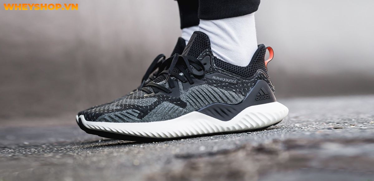 Nếu bạn đang băn khoăn trong việc tìm kiếm giày chạy bộ adidas phù hợp thì hãy cùng WheyShop điểm qua top 15 giày chạy bộ adidas trong bài..