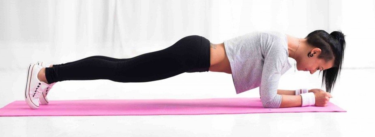 Cùng WheyShop tìm hiểu ngay top 50 bài tập Plank hỗ trợ phát triển cơ bụng, giảm mỡ hiệu quả, dễ dàng thực hiện tại nhà ...