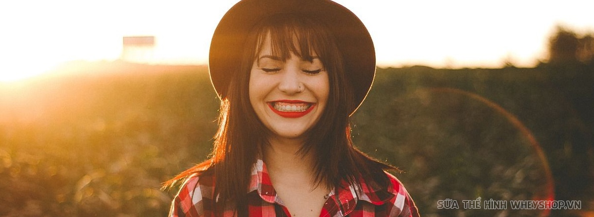 Mỡ mặt (mập mặt), hiểu một cách đơn giản là gương mặt bị phù trở nên nặng nề, chảy xệ do trữ nước hoặc tích mỡ. Tham khảo ngay 7 lời khuyên giảm mỡ mặt hiệu quả