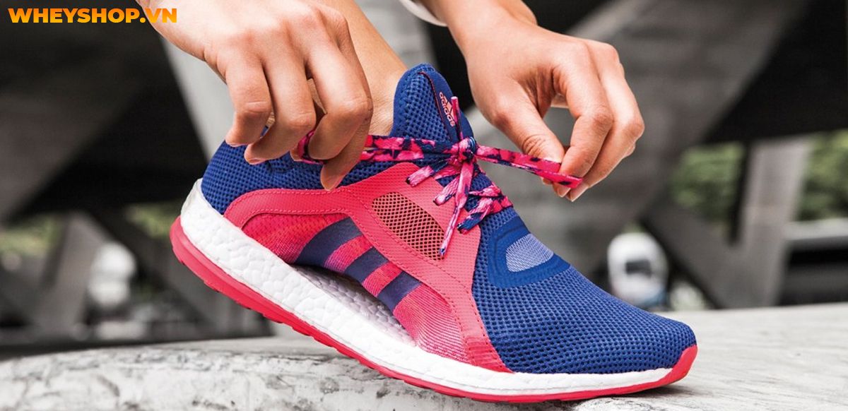 Nếu bạn đang băn khoăn trong việc tìm kiếm giày chạy bộ adidas phù hợp thì hãy cùng WheyShop điểm qua top 15 giày chạy bộ adidas trong bài..