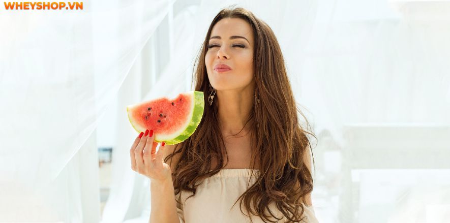Ăn dưa hấu có béo không? Ăn nhiều dưa hấu có tốt không? Bài viết này, hãy cùng Wheyshop giải đáp thắc mắc cho bạn nhé!