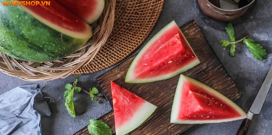 Ăn dưa hấu có béo không? Ăn nhiều dưa hấu có tốt không? Bài viết này, hãy cùng Wheyshop giải đáp thắc mắc cho bạn nhé!