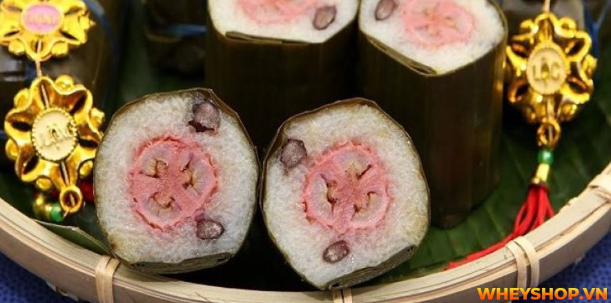 Bánh Tét là món bánh cổ truyền nằm trong Tết cổ truyền được mọi người mong chờ hàng năm. Chúng ta cũng có thể biến tấu thêm với món bánh tét chuối đặc biệt...
