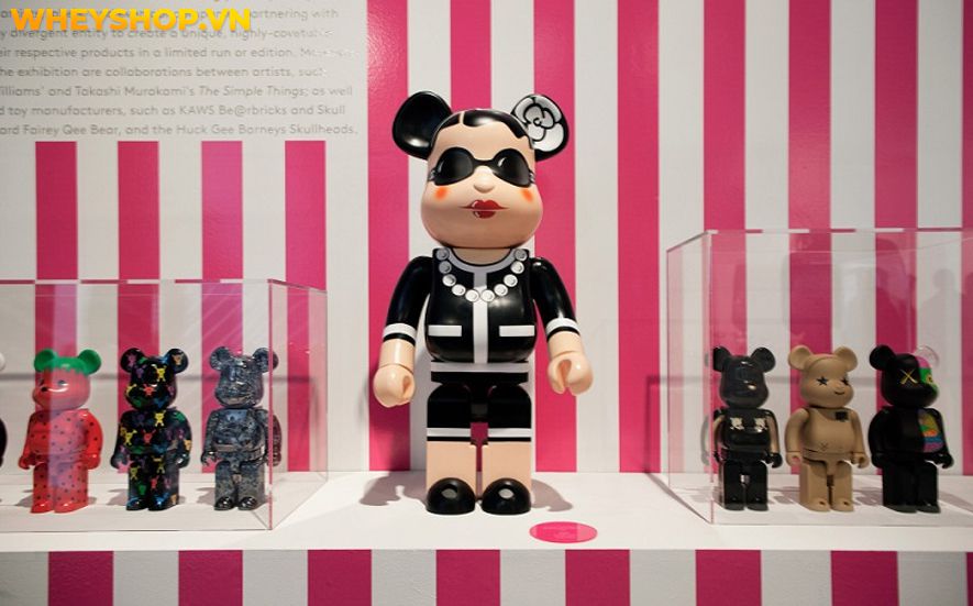 Bearbrick 1000% là phiên bản Bearbrick lớn nhất và có giá trị nhất. Cùng WheyShop tìm hiểu về Bearbrick 1000% qua bài viết...