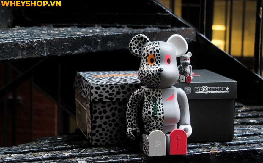 Nếu bạn đang băn khoăn Bearbrick là gì và tại sao Be@rbrick lại tạo nên trào lưu thì hãy cùng WheyShop tham khảo bài viết này ngay nhé...