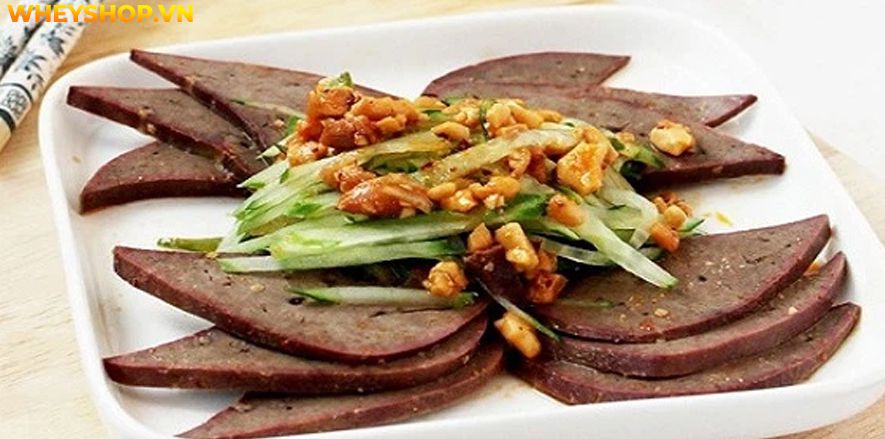 Gan động vật là một loại thực phẩm rất ngon và bổ dưỡng cho cơ thể được sử dụng nhiều trong bữa ăn hàng ngày của các gia đình Việt Nam. Gan lợn xào tỏi được...