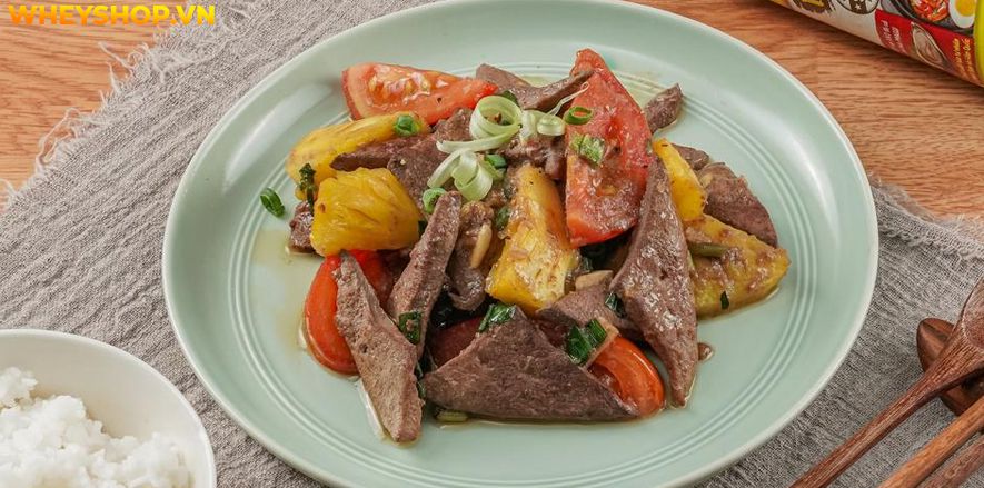 Gan động vật là một loại thực phẩm rất ngon và bổ dưỡng cho cơ thể được sử dụng nhiều trong bữa ăn hàng ngày của các gia đình Việt Nam. Gan lợn xào tỏi được...