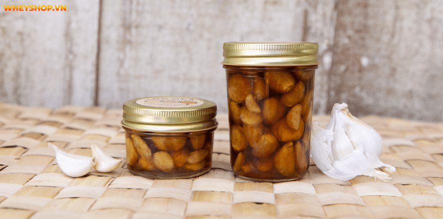 Để cho ra dược phẩm tỏi ngâm mật ong có khó không? WheyShop sẽ hướng dẫn cách làm tỏi ngâm mật ong thơm ngon bổ dưỡng.