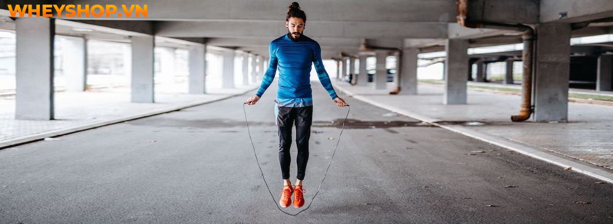 Nhảy dây là bài tập quen thuộc và vô cùng đơn giản, tuy nhiên bạn sẽ cảm thấy nuối tiếc vì không biết tới 10 lợi ích của nhảy dây qua bài viết của WheyShop...