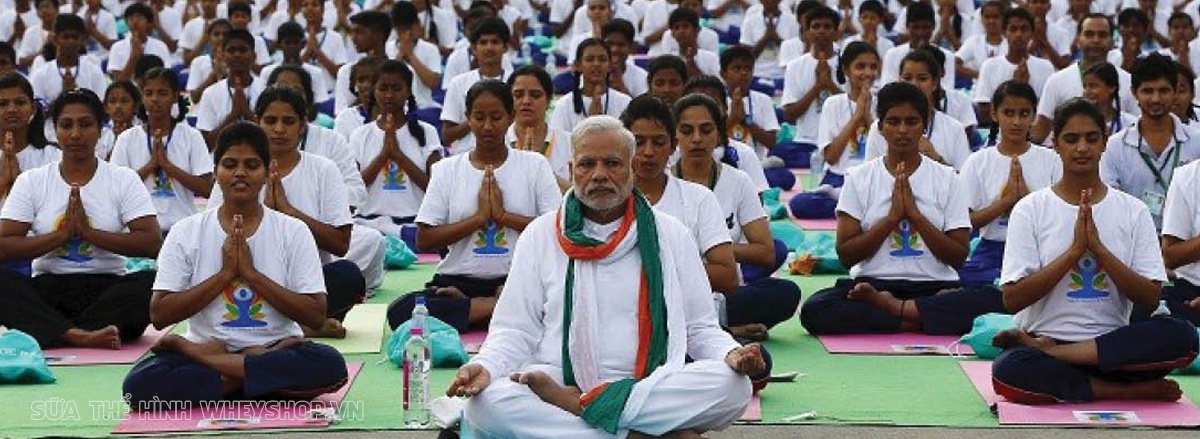 Pilates và Yoga thường bị nhầm lẫn với nhau. Cùng WheyShop đánh giá so sánh Pilates và Yoga : phương pháp nào tốt hơn ? phù hợp đối tượng nào,... qua bài viết