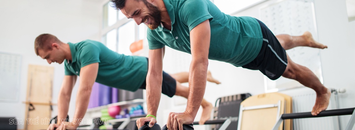 Pilates và Yoga thường bị nhầm lẫn với nhau. Cùng WheyShop đánh giá so sánh Pilates và Yoga : phương pháp nào tốt hơn ? phù hợp đối tượng nào,... qua bài viết 