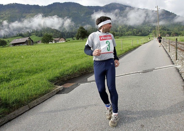 đi bộ lùi có tác dụng gì