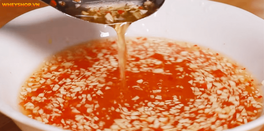 Đối với những người tập gym sẽ ưu tiên kiểm soát lượng calo nạp vào cơ thể. Vậy bún thịt nướng bao nhiêu calo ? sẽ được WheyShop giải đáp thắc mắc dưới đây.