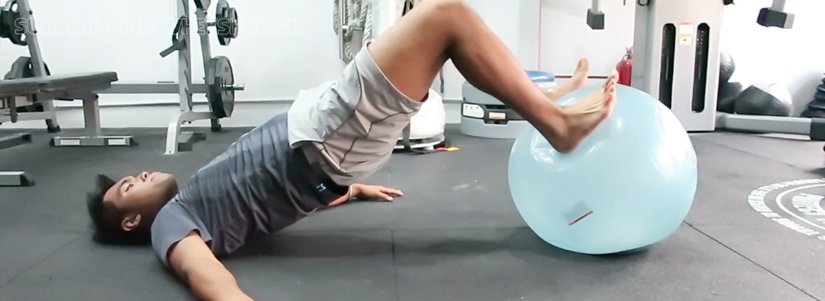 Hip Thrust là bài tập quen thuộc tác động vào phần mông, phát triển vòng 3 hiệu quả. Cùng tìm hiểu cách tập Hip Thrust tăng vòng 3 tại nhà đơn giản, hiệu quả...