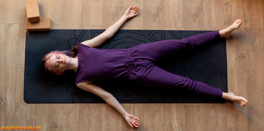 Bạn gặp khó khăn khi đi vào giấc ngủ hàng đêm và mệt mỏi không có thời gian để nghỉ ngơi. Thực hành thiền nằm trước khi ngủ có thể là giải pháp cho bạn lúc...