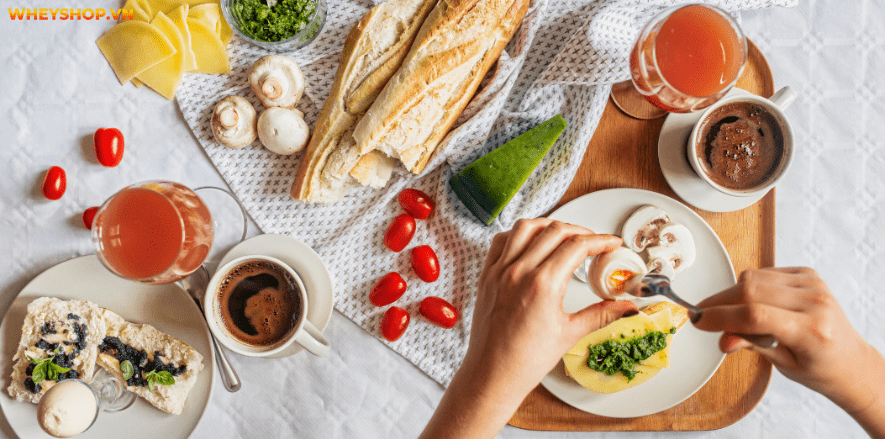 Lý do khiến bạn không ăn sáng như hạn chế thời gian, giảm cân... đều là vấn đề ảnh hưởng sức khỏe. Hãy cùng WheyShop tìm hiểu về câu hỏi không ăn sáng bị gì nhé