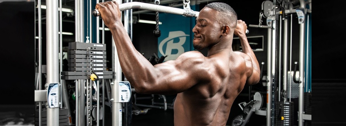 Lat Pulldown la gi tap lung xo khong duoc bo qua lat pulldow luu y an toan