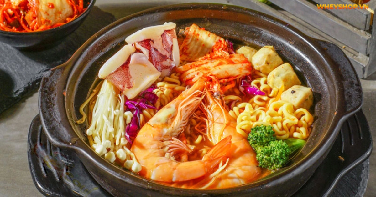 mi-cay-bao-nhieu-calo-cach-an-mi-cay-khong-beo(1)