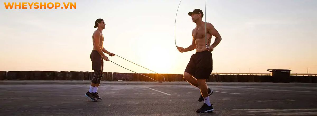 Nhảy dây là bài tập quen thuộc và vô cùng đơn giản, tuy nhiên bạn sẽ cảm thấy nuối tiếc vì không biết tới 10 lợi ích của nhảy dây qua bài viết của WheyShop...