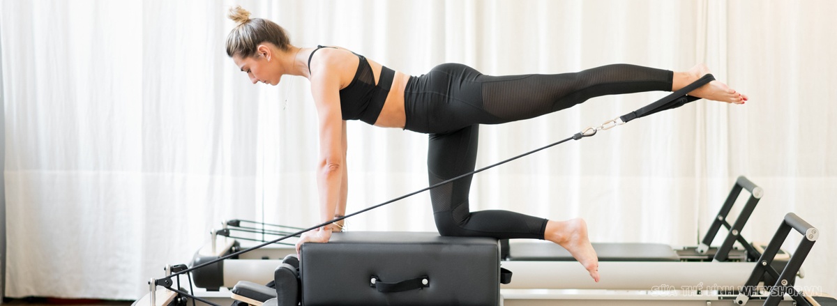 Pilates là một phương pháp tập luyện mang tới nhiều lợi ích cho sức khỏe. Đặc biệt Pilates hỗ trợ giảm cân tuyệt vời. Tìm hiểu 12 bài tập Pilates giảm cân...
