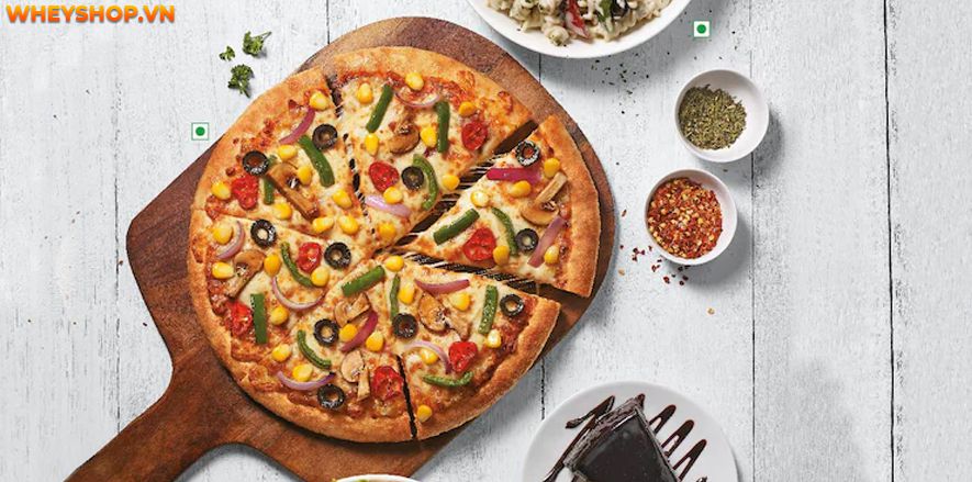 Nếu bạn đang băn khoăn Pizza bao nhiêu calo và ăn Pizza có mập không thì hãy cùng WheyShop tham khảo giải đáp chi tiết qua bài viết...
