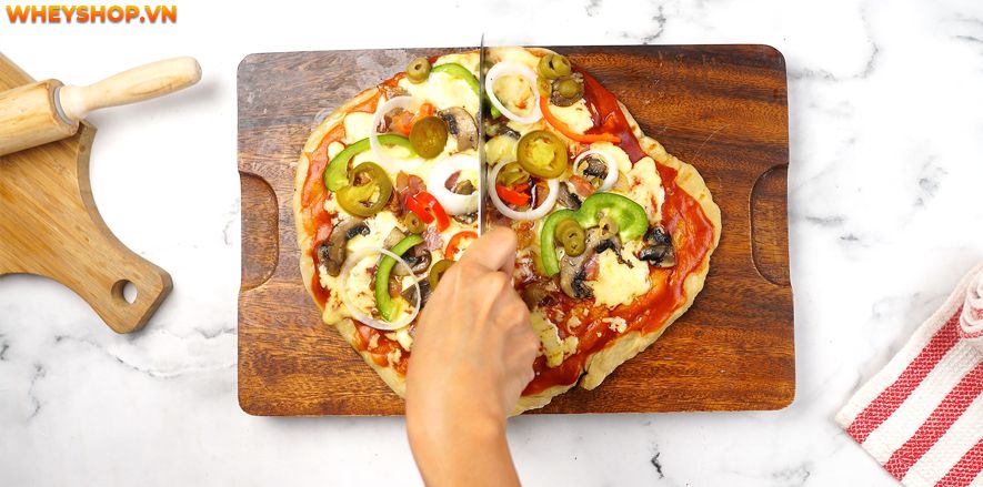 Nếu bạn đang băn khoăn Pizza bao nhiêu calo và ăn Pizza có mập không thì hãy cùng WheyShop tham khảo giải đáp chi tiết qua bài viết...