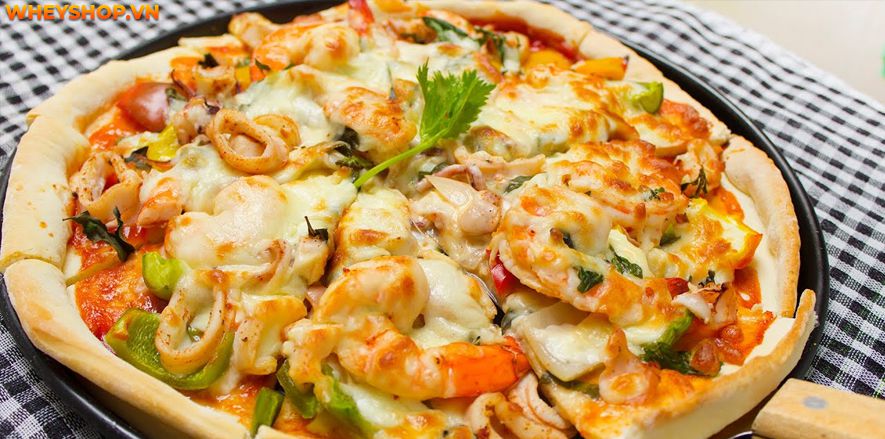 Nếu bạn đang băn khoăn Pizza bao nhiêu calo và ăn Pizza có mập không thì hãy cùng WheyShop tham khảo giải đáp chi tiết qua bài viết...