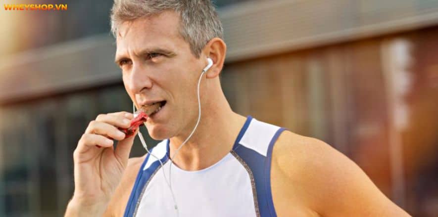 Biotech Protein Bar có dạng thanh như bánh xốp, nhưng hàm lượng protein cao. Cùng WheyShop review đánh giá bánh protein Biotech Protein Bar có tốt không...