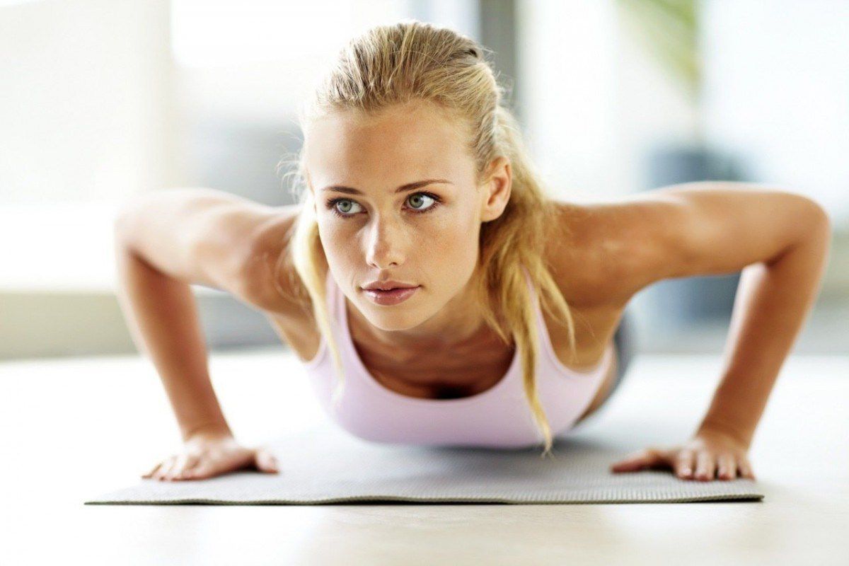 tap nguc dung cach cho nu tai phong gym wheyshop vn 