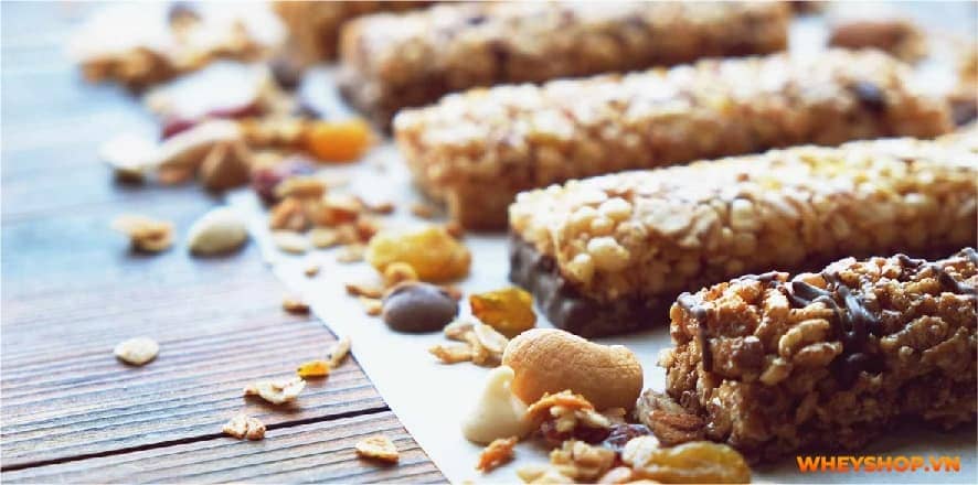 Không chỉ đối tượng tập gym, Protein bar còn được người ăn kiêng, giảm cân quan tâm đến. Hãy cùng WheyShop khám phá Top 10+ bánh protein cho người tập gym...