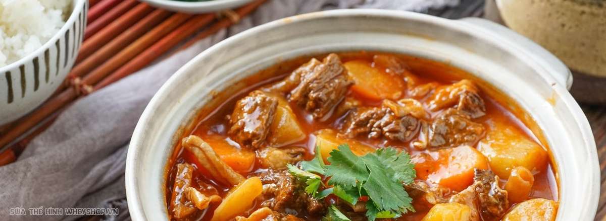 tong hop 25 mon an tang can cho nguoi gay canh khoai tay thit bo