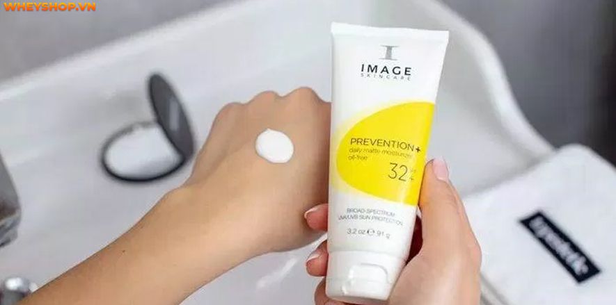 Nếu bạn đang băn khoăn tìm kiếm sản phẩm skincare cho da dầu mụn lỗ chân lông to thì hãy cùng WheyShop điểm qua TOP 15 sản phẩm ...